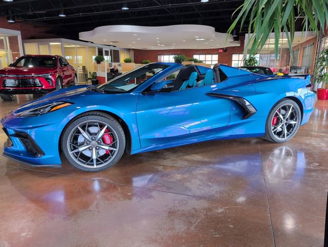 Used 2021 Chevrolet Corvette Stingray Premium Conv w/ Z51 Performance Package RWD image 5