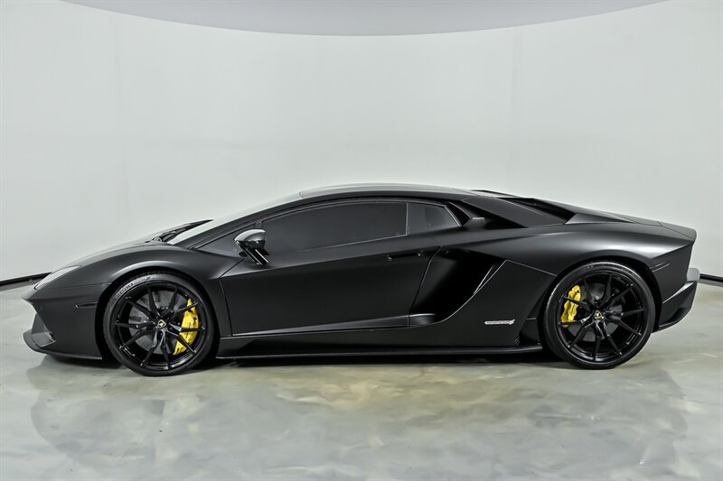 Used 2018 Lamborghini Aventador S AWD/4WD image 7