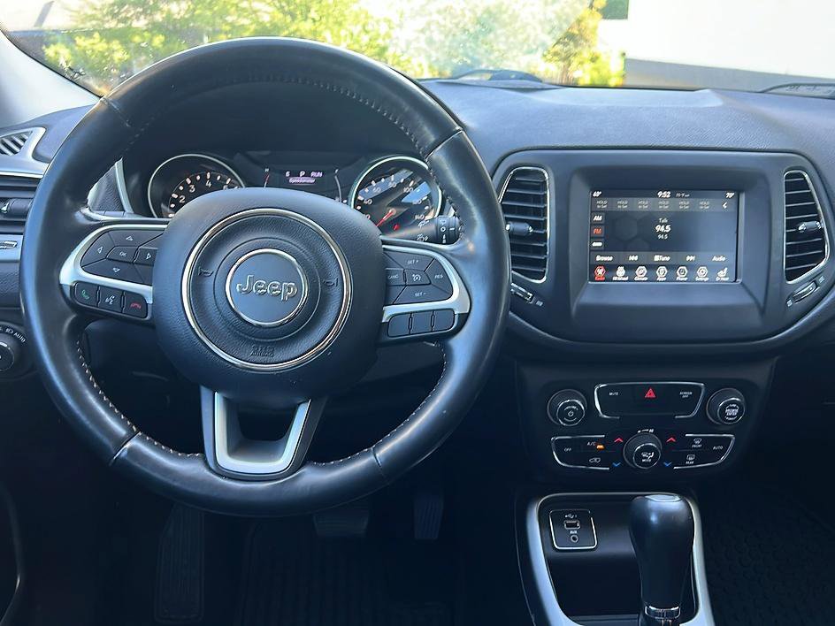 Used 2019 Jeep Compass Latitude w/ Cold Weather Group image 11