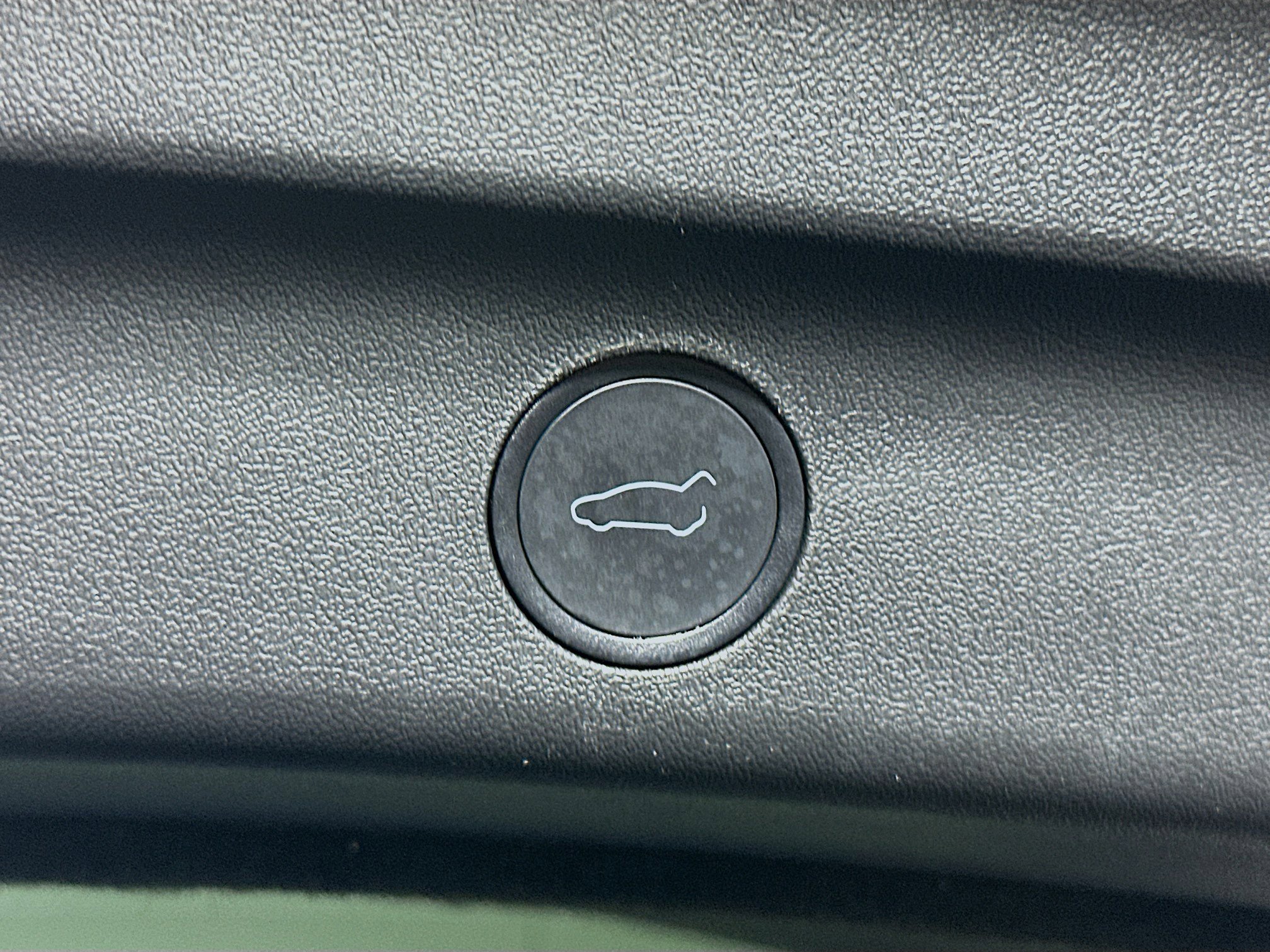 Used 2022 Tesla Model Y Long Range image 28