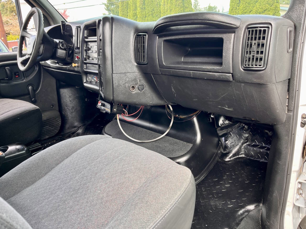 Used 2003 GMC TopKick C4500 2WD Regular Cab image 18