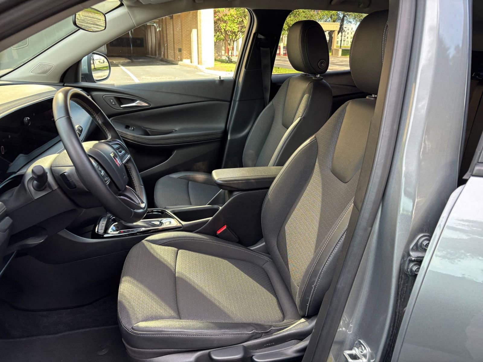 Used 2025 Buick Encore GX Preferred FWD image 31