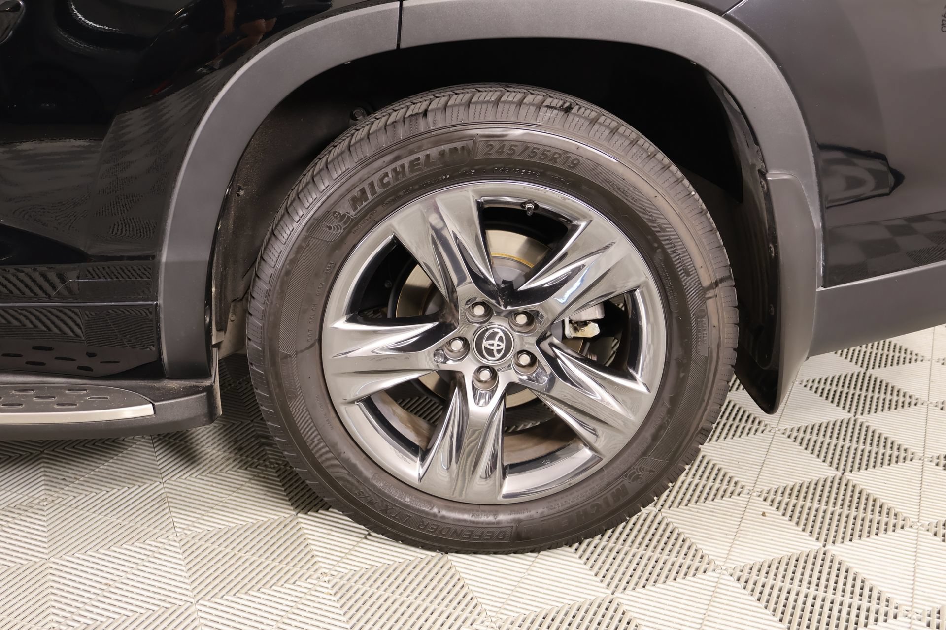 Used 2019 Toyota Highlander Limited Platinum AWD/4WD image 20