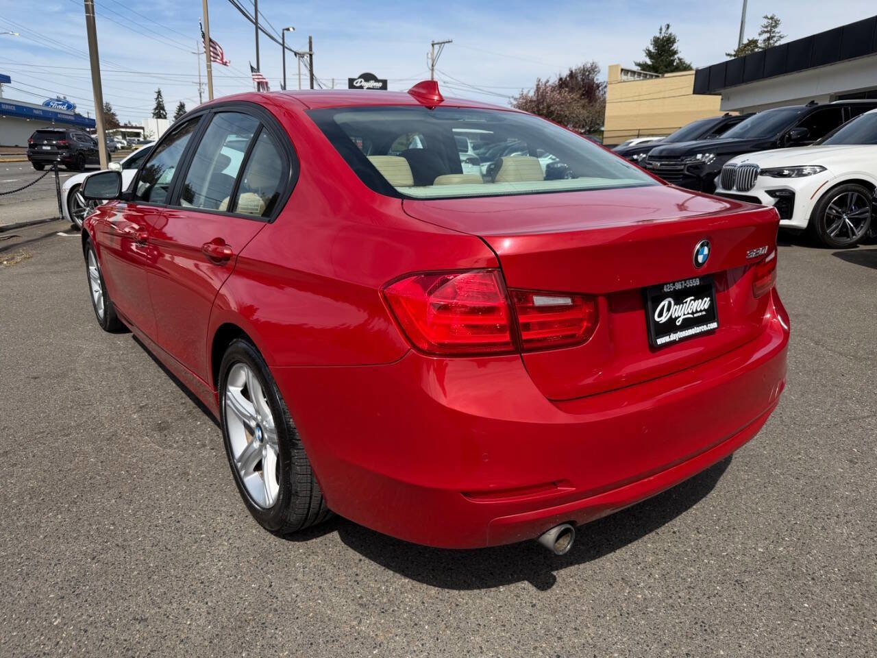 Used 2014 BMW 320i Sedan RWD image 4