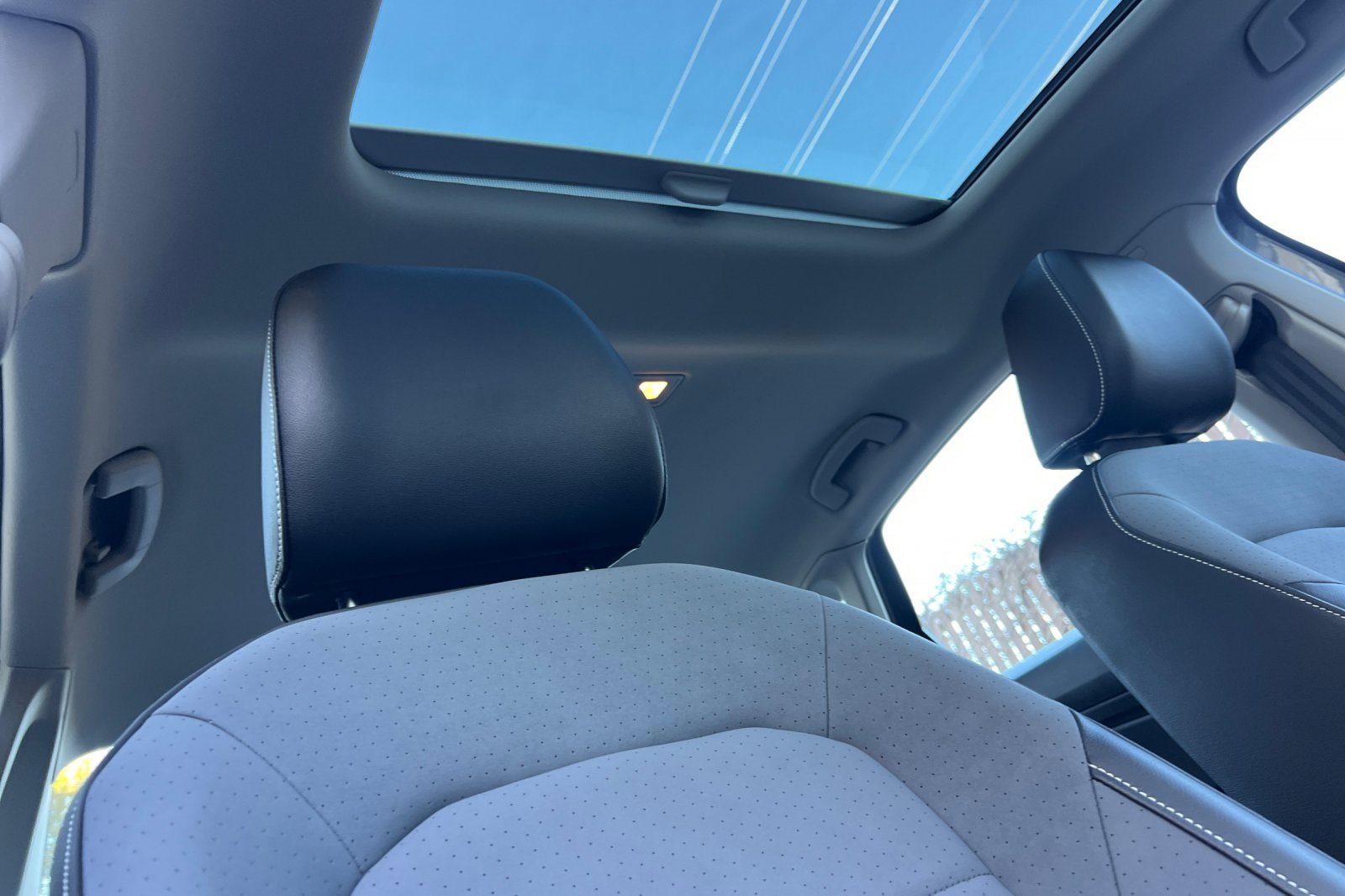 Certified 2025 Volkswagen Jetta SE image 16