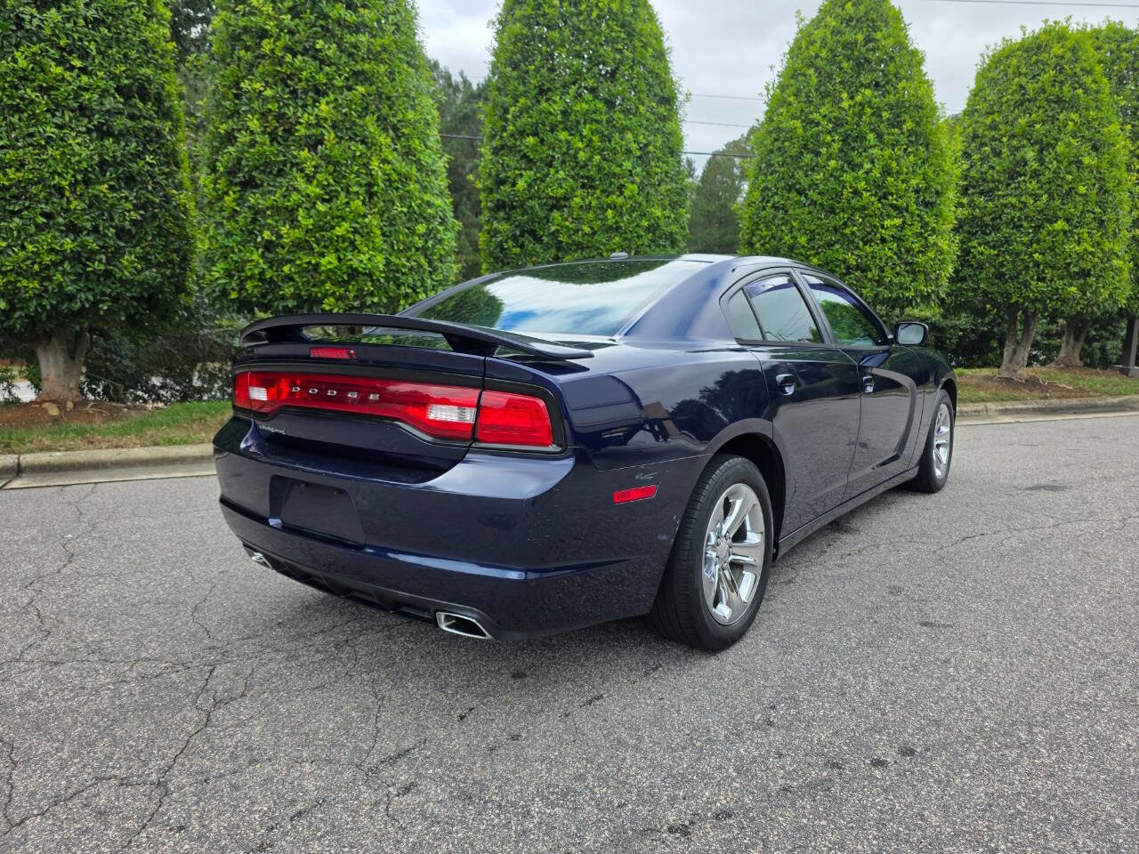 Used 2014 Dodge Charger SE w/ Sport Appearance Group image 5