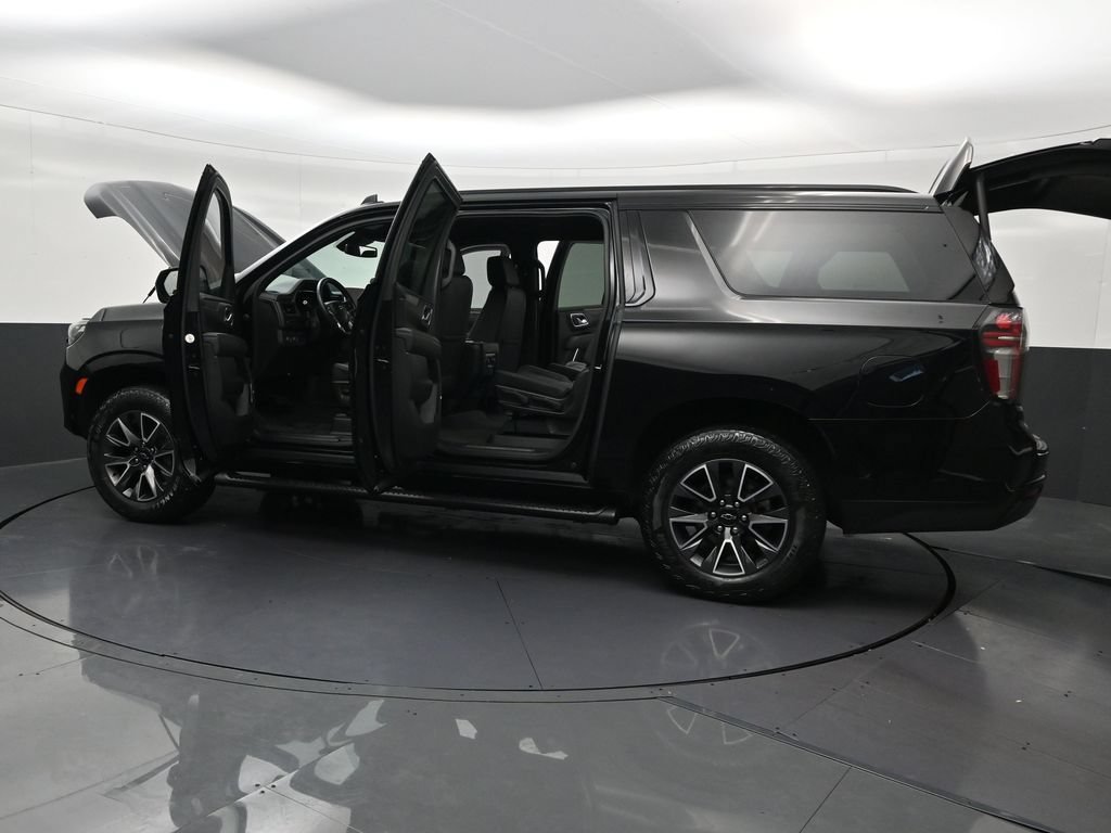 Used 2023 Chevrolet Suburban Z71 w/ Luxury Package AWD/4WD image 39