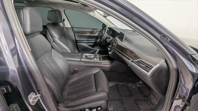 Used 2020 BMW 740i image 24