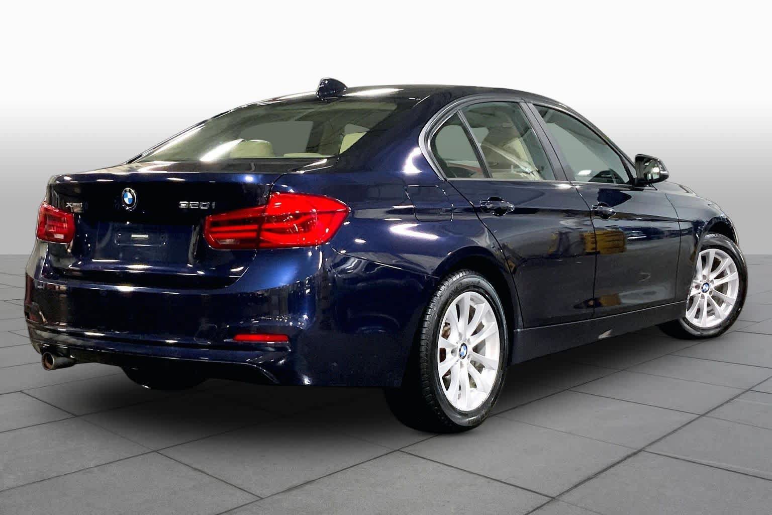 Used 2016 BMW 320i xDrive Sedan AWD/4WD image 13
