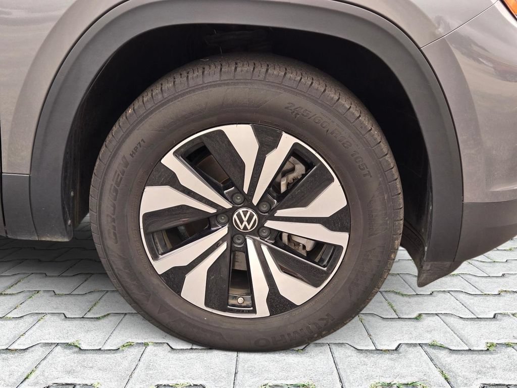 Used 2025 Volkswagen Atlas SE FWD image 3