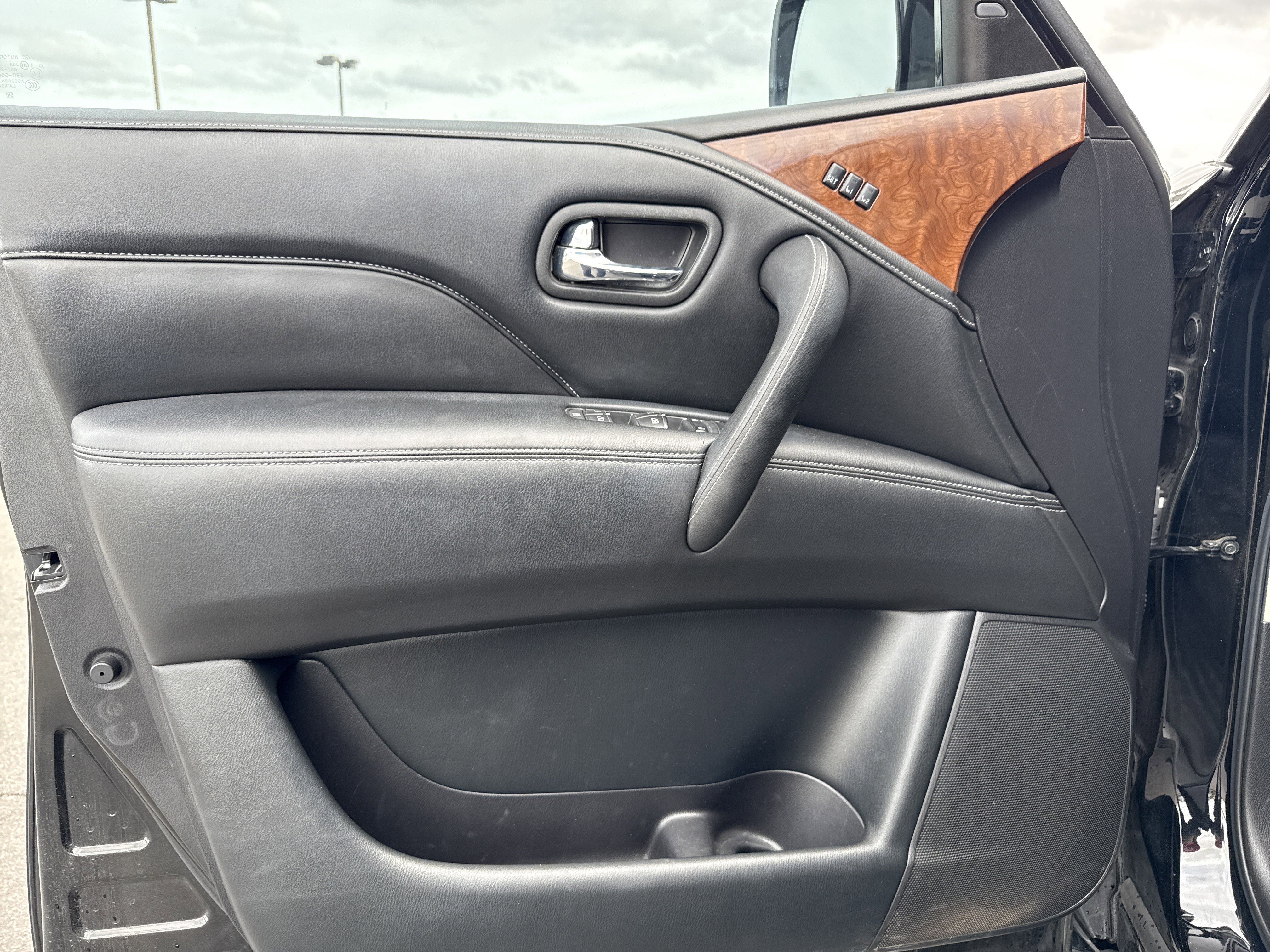 Used 2019 INFINITI QX80 Luxe w/ Proassist Package image 10