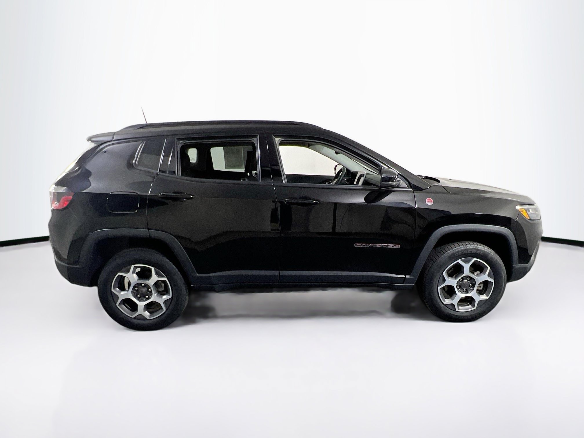 Used 2022 Jeep Compass Trailhawk AWD/4WD image 4