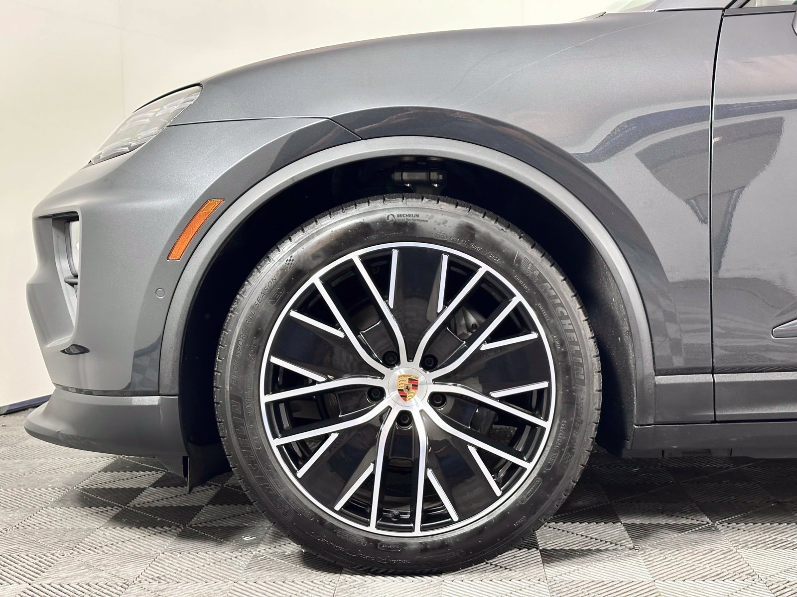Used 2024 Porsche Macan 4 Electric AWD/4WD image 7