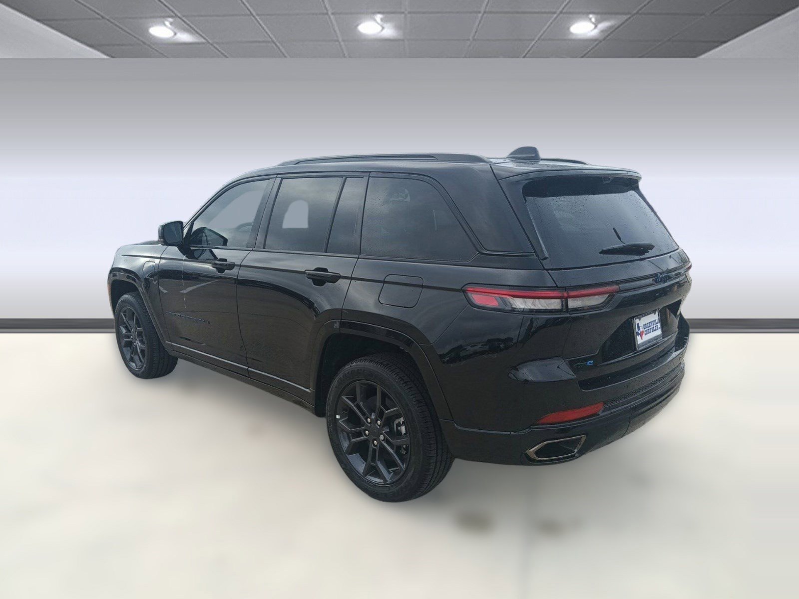 Used 2024 Jeep Grand Cherokee Limited 4xe image 3