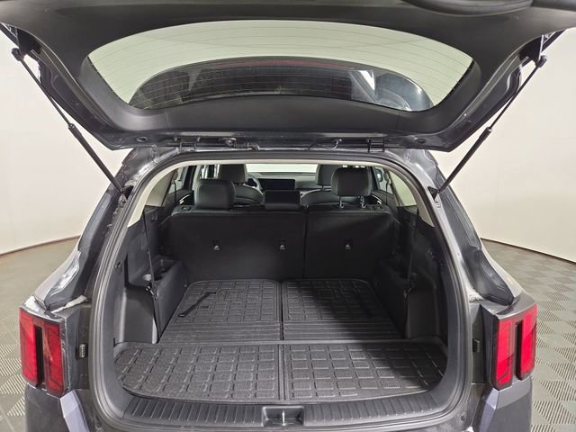 Certified 2025 Kia Sorento S image 33