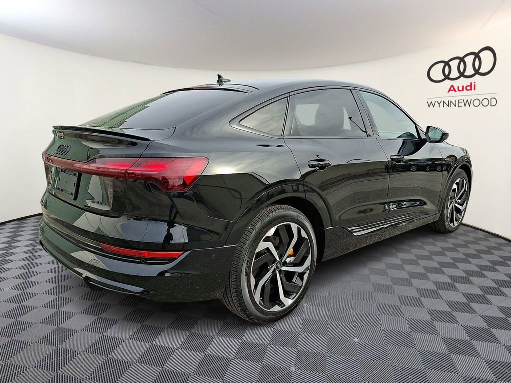Used 2023 Audi e-tron Premium Plus w/ Premium Plus Package image 6