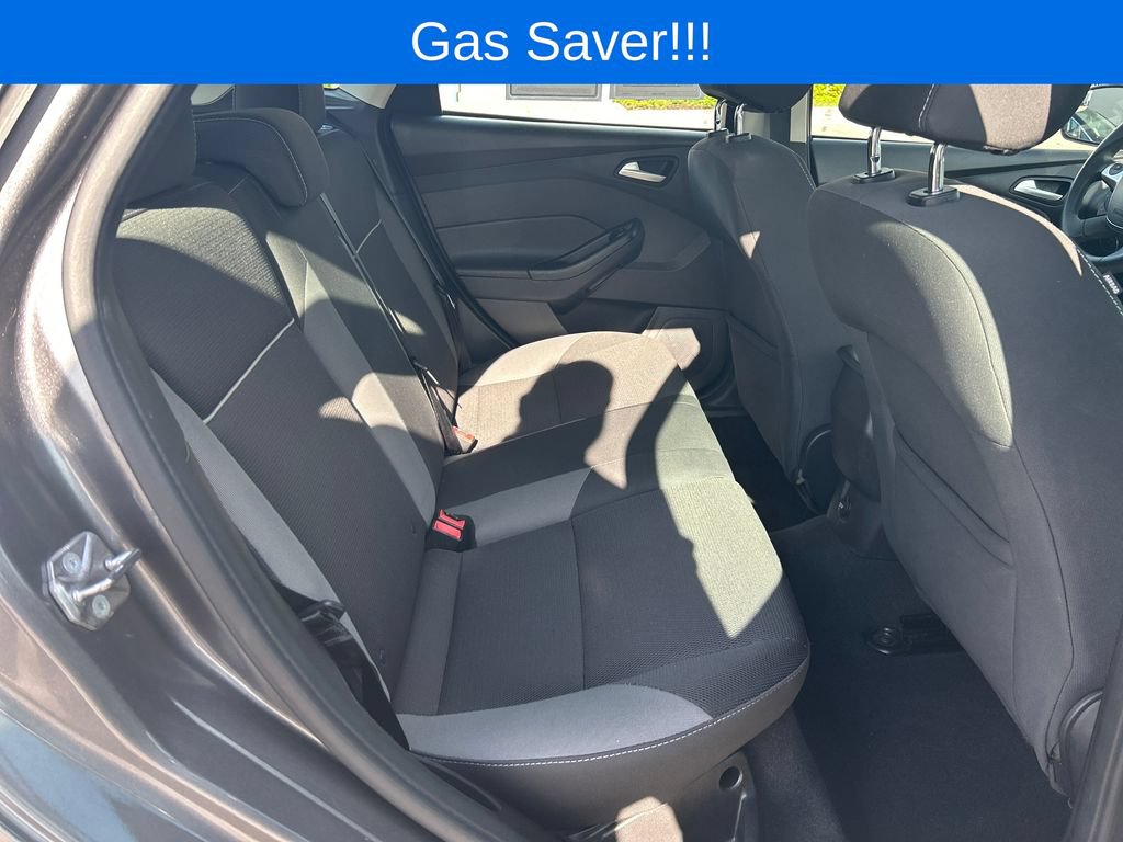 Used 2014 Ford Focus SE w/ SE Winter Package FWD image 11