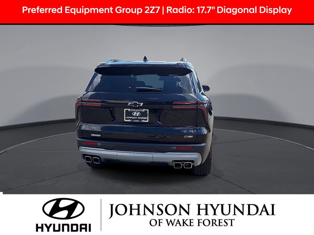 Used 2024 Chevrolet Traverse Z71 AWD/4WD image 3