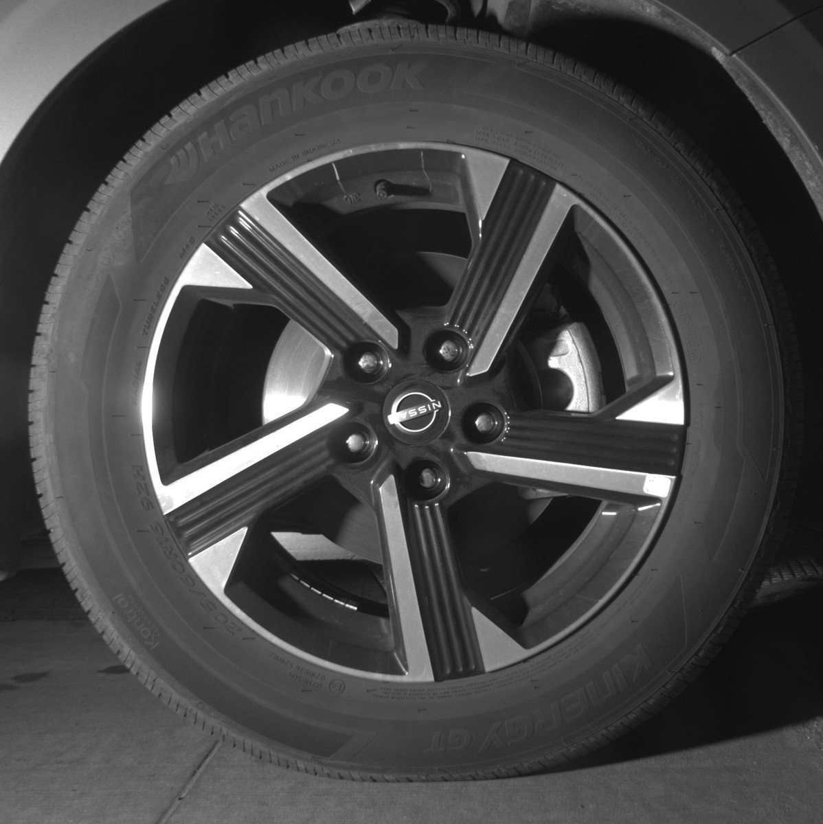 Used 2025 Nissan Sentra SV image 13