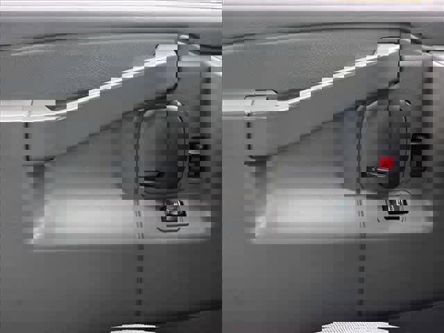 Used 2017 GMC Savana 2500 image 26