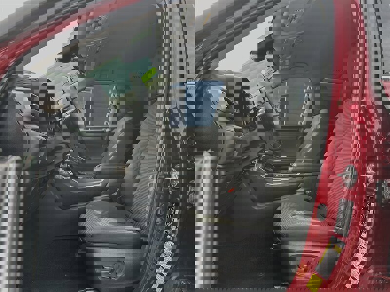 Used 2022 Toyota Highlander LE image 3