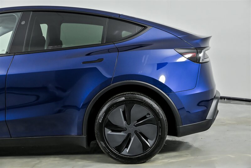 Used 2026 Tesla Model Y Long Range AWD/4WD image 9
