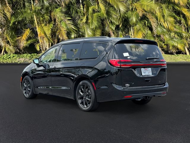 New 2027 Chrysler Pacifica Limited FWD image 7