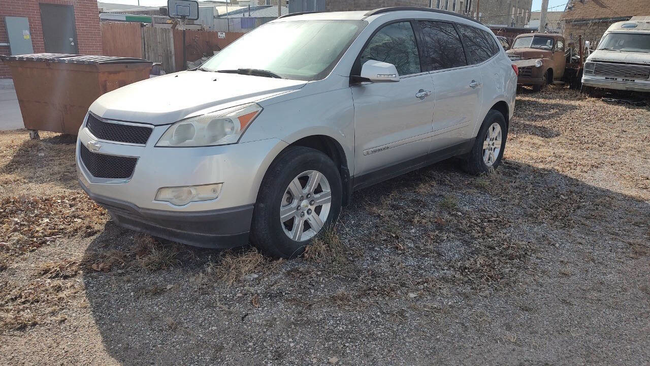 Used 2009 Chevrolet Traverse LT image 1
