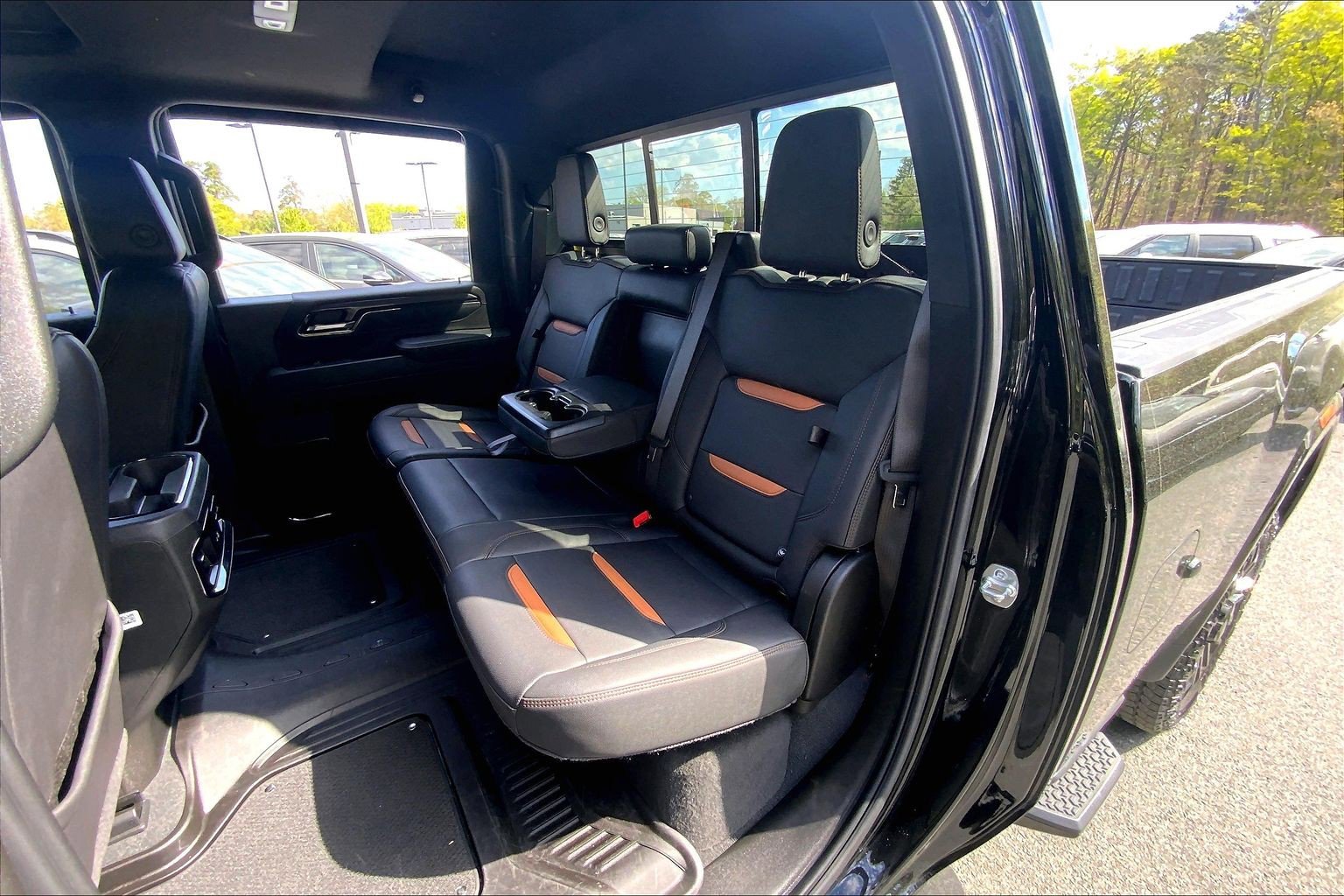Used 2025 GMC Sierra 2500 AT4 w/ AT4 Premium Plus Package AWD/4WD image 28