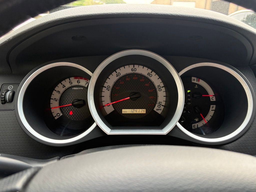 Used 2015 Toyota Tacoma 4x4 Double Cab w/ SR5 Package image 38