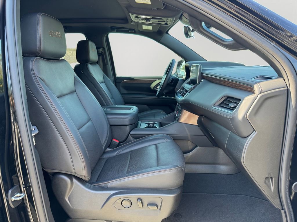 Used 2024 Chevrolet Suburban High Country image 12