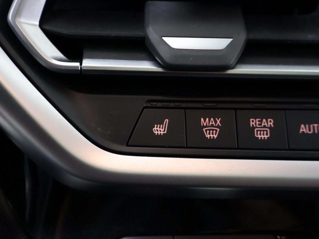 Used 2025 BMW X4 xDrive30i AWD/4WD image 58