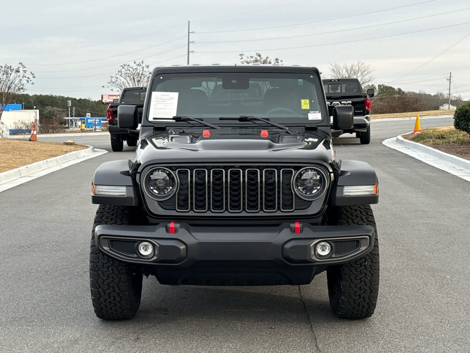 Used 2025 Jeep Wrangler Rubicon w/ Convenience Group image 9