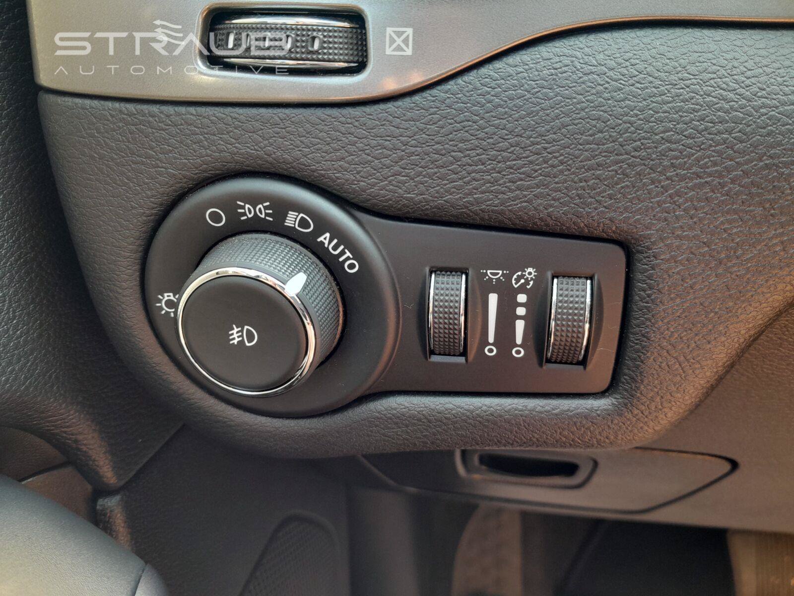 Used 2020 Jeep Cherokee Latitude Lux w/ Quick Order Package 26H Lux AWD/4WD image 18