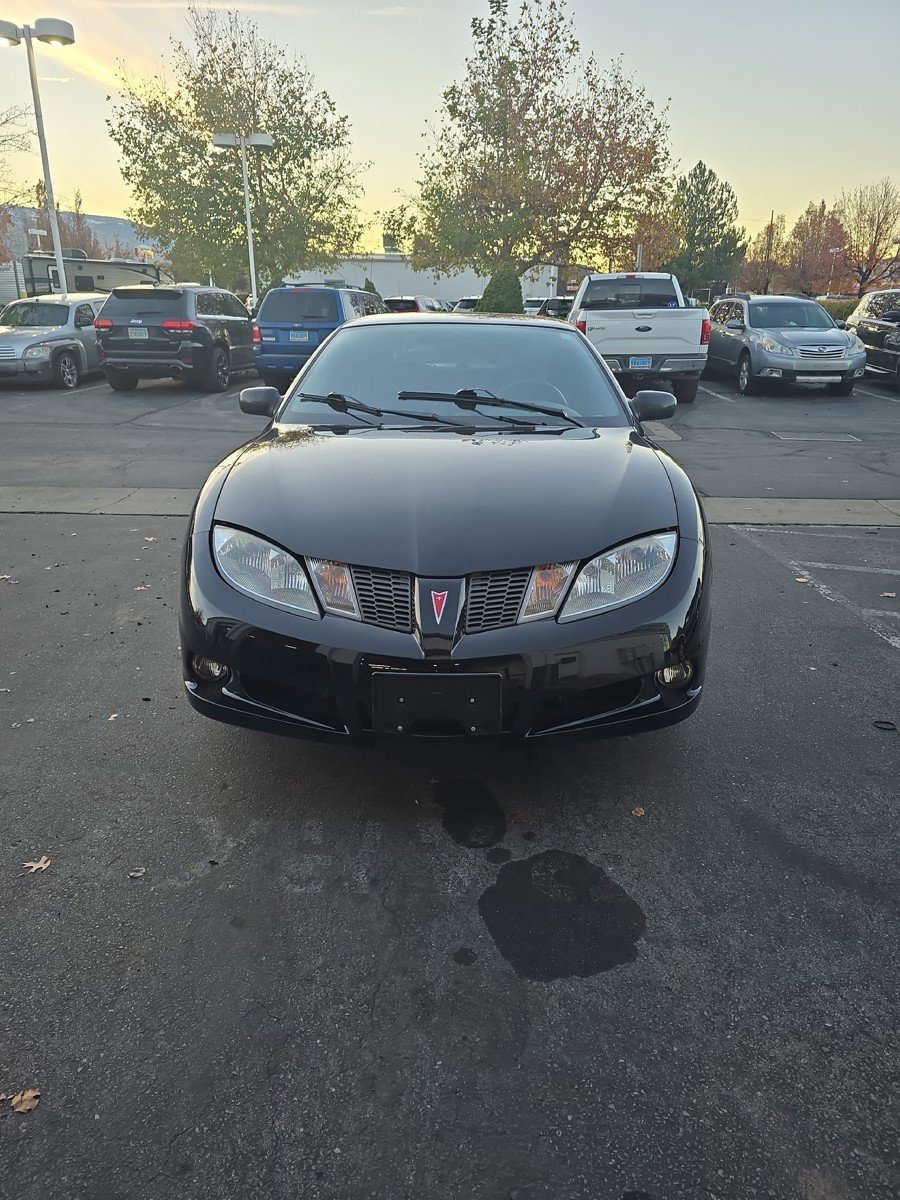 Used 2005 Pontiac Sunfire Coupe w/ 1SB Preferred Equipment Group