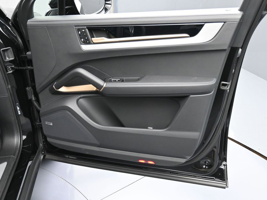 New 2026 Porsche Cayenne S image 30