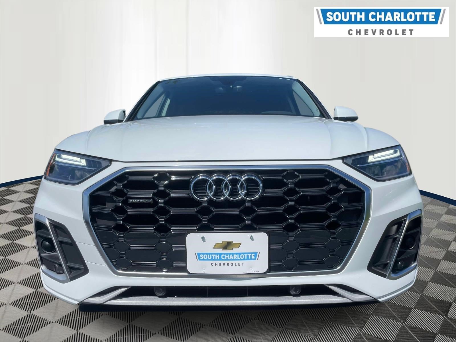 Used 2023 Audi Q5 2.0T Premium w/ Convenience Package AWD/4WD image 2