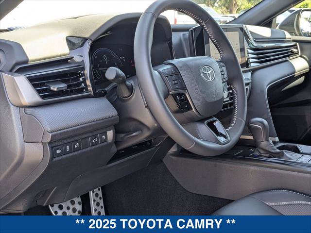 Used 2025 Toyota Camry SE w/ Convenience Package image 12