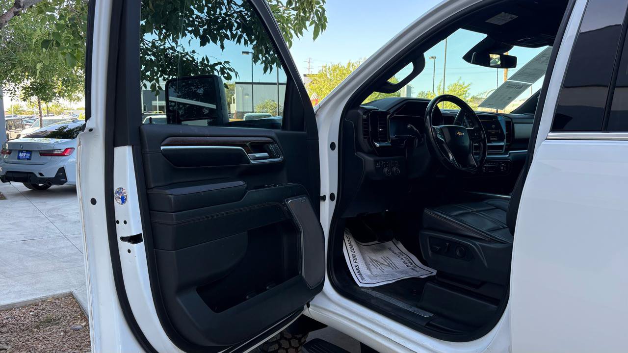 Used 2024 Chevrolet Silverado 2500 High Country w/ LPO, Dark Essentials Package AWD/4WD image 16