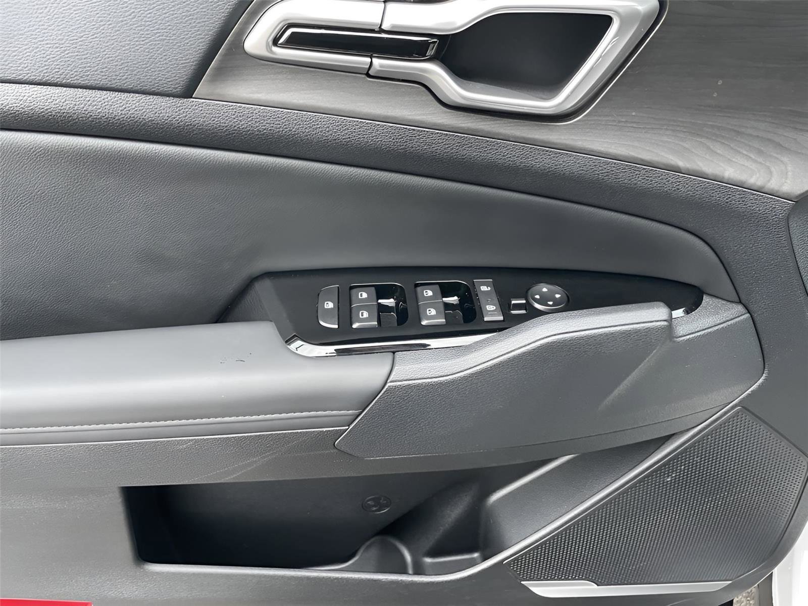 Used 2025 Kia Sportage X-Line image 23