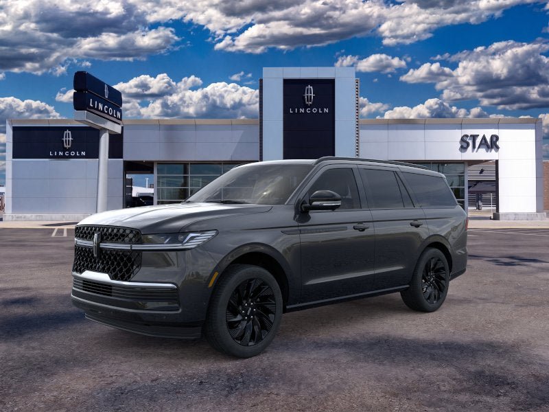 New 2026 Lincoln Navigator Reserve w/ Jet Appearance Package AWD/4WD image 1