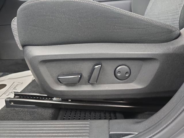 Used 2023 Nissan Rogue SV image 25