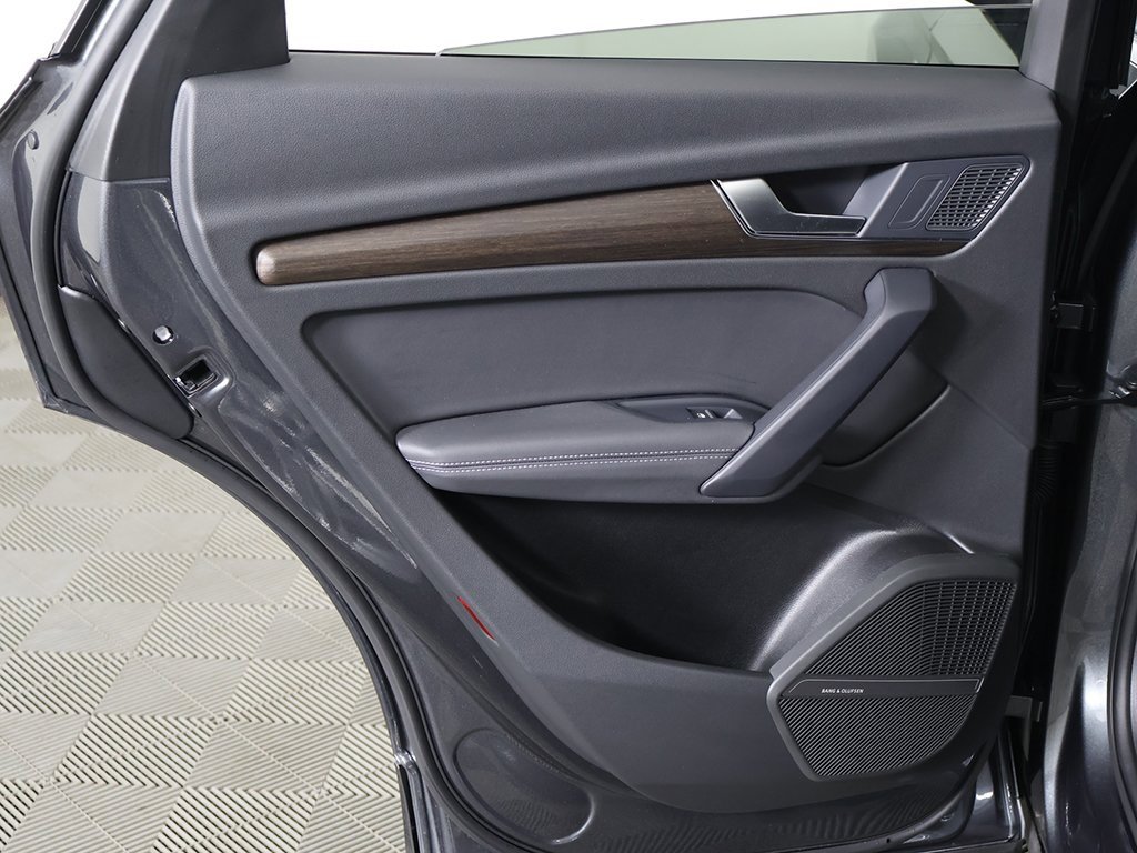 Used 2024 Audi Q5 e Premium Plus image 28