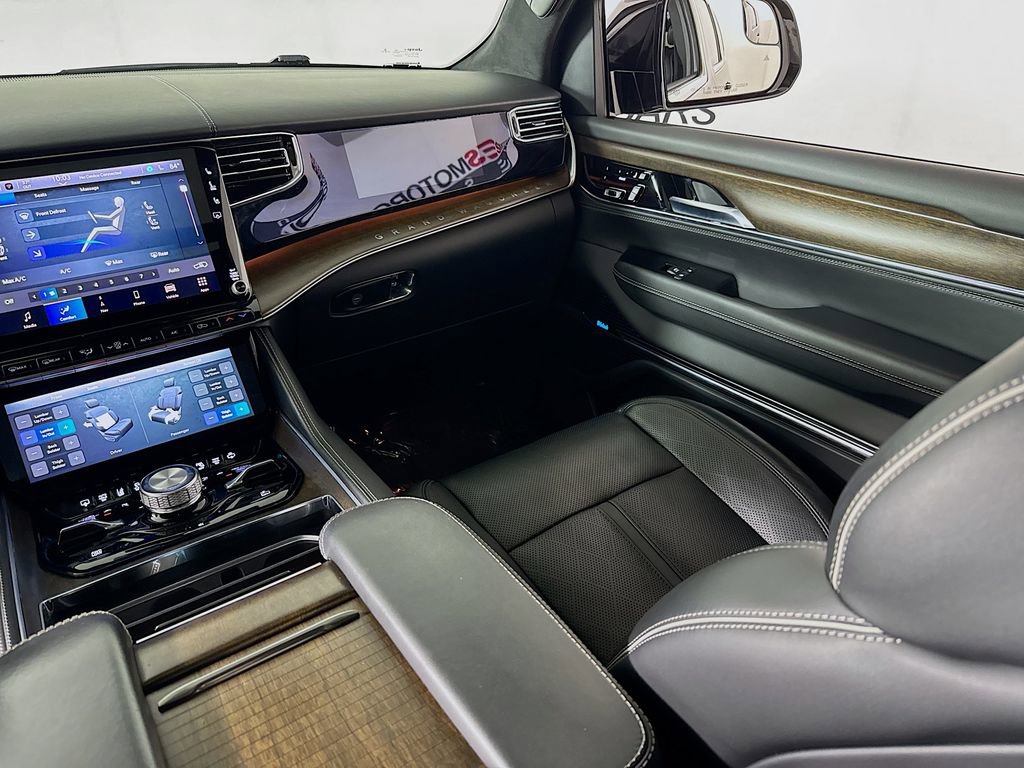 Used 2022 Jeep Grand Wagoneer Series II w/ Convenience Group III image 25