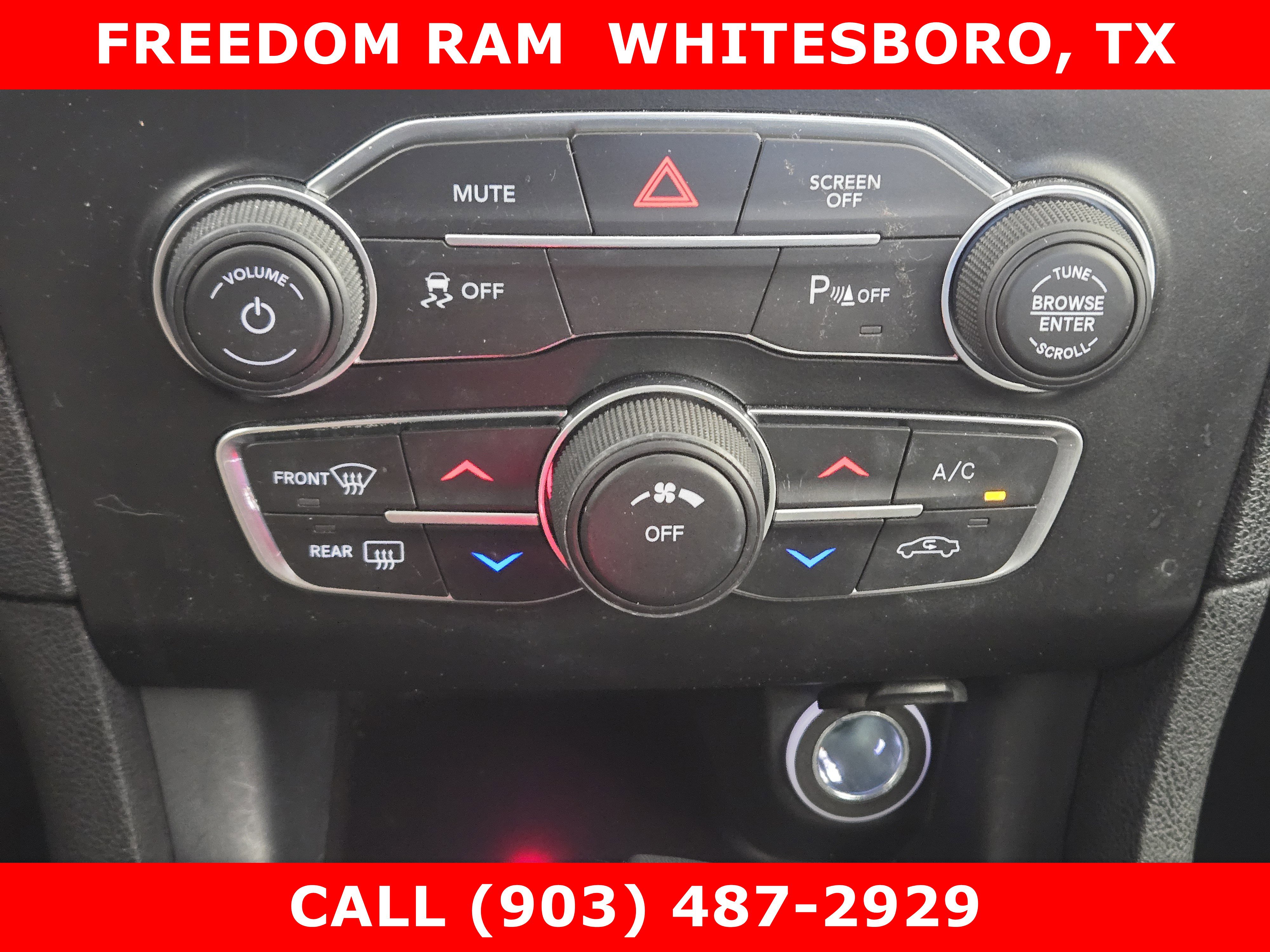 Used 2023 Dodge Charger SXT image 13