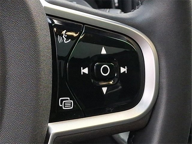 Certified 2025 Volvo XC60 B5 Plus image 18