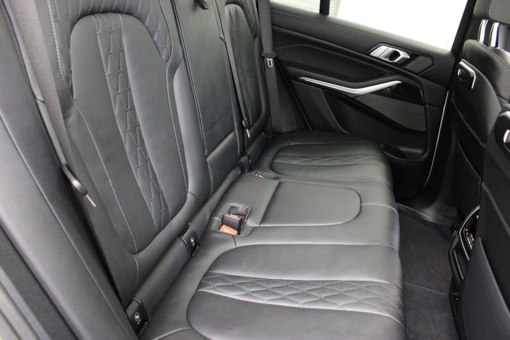 Used 2025 BMW X5 xDrive50e AWD/4WD image 22