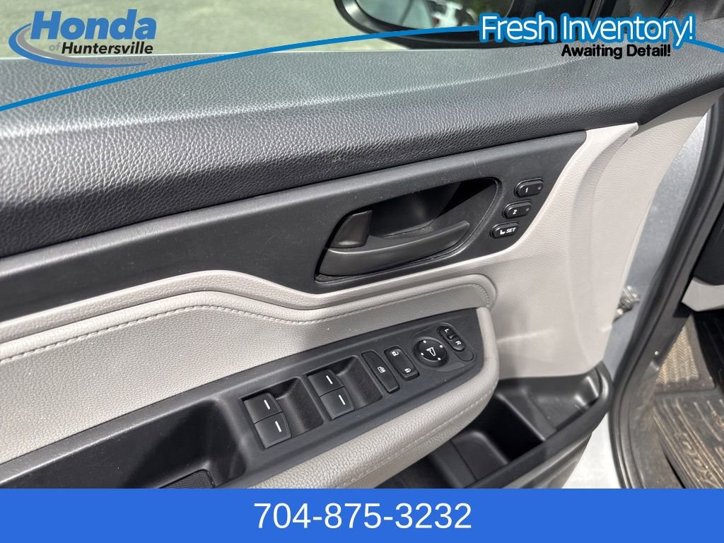 Used 2019 Honda Odyssey EX-L image 17