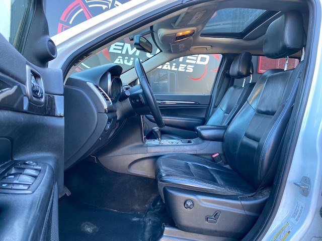 Used 2013 Jeep Grand Cherokee Laredo AWD/4WD image 10