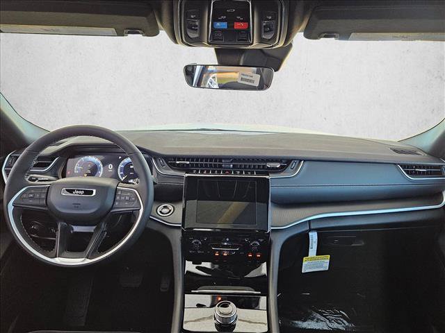 New 2025 Jeep Grand Cherokee Altitude w/ MOPAR Finishing Package AWD/4WD image 14